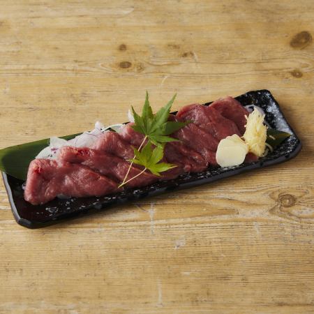 特選 馬刺し　‐霜降りロース‐