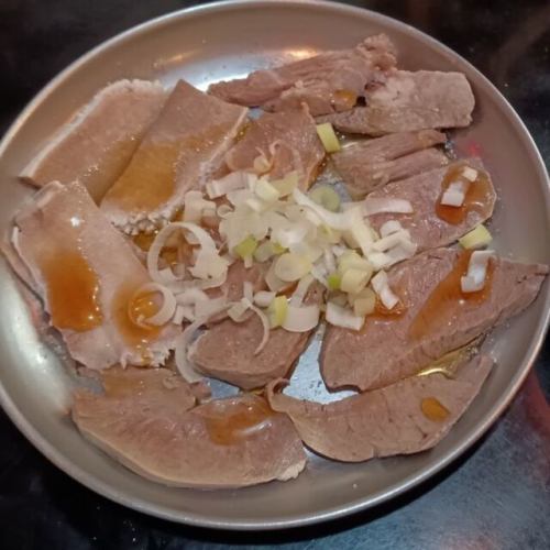 肉刺し盛り (ハツ・タン)