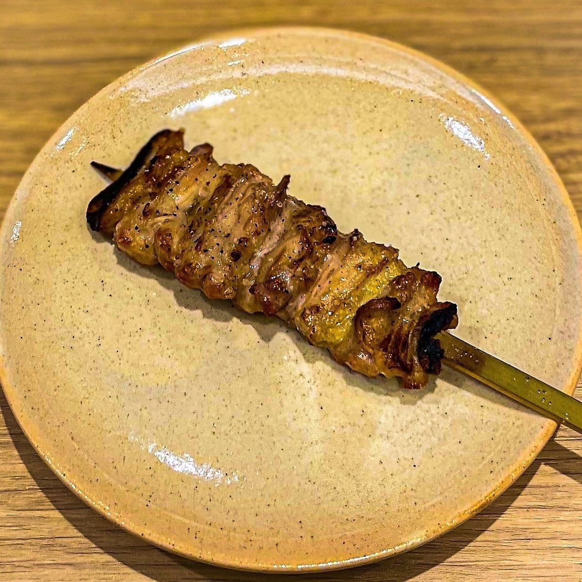 A secret yakitori restaurant that requires reservations.Please enjoy the discerning dish.