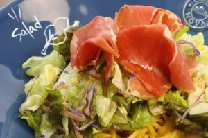 生ハムのサラダパスタ