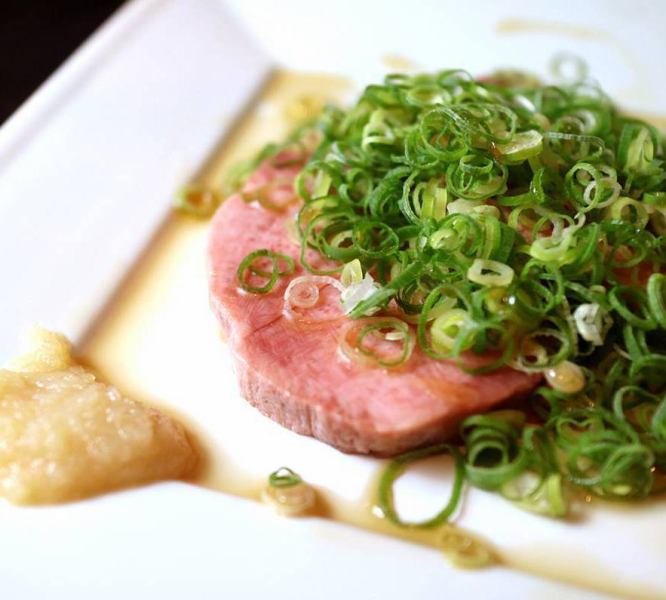 Superb! Our prided Kuroge Wagyu Beef Thick-sliced Green Onion Shio Tongue 1,490 JPY (excl. tax)