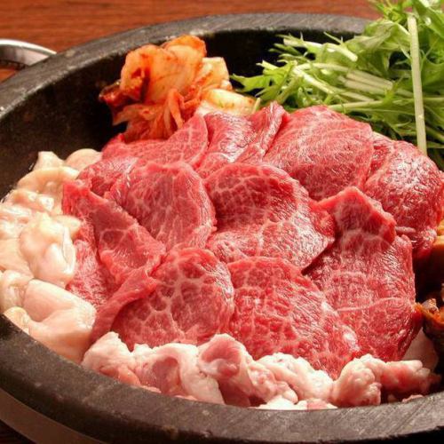 炭火焼肉 黒毛和牛飲み放題付7000円コース★今ならクーポン使用で6500円（税込）