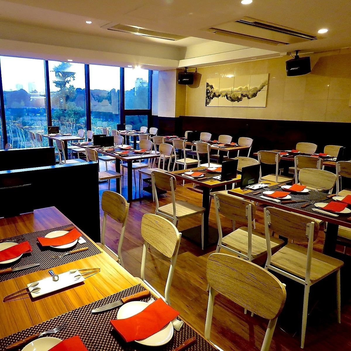 Can accommodate up to 60 people ◎ Perfect for corporate parties and wedding after-parties