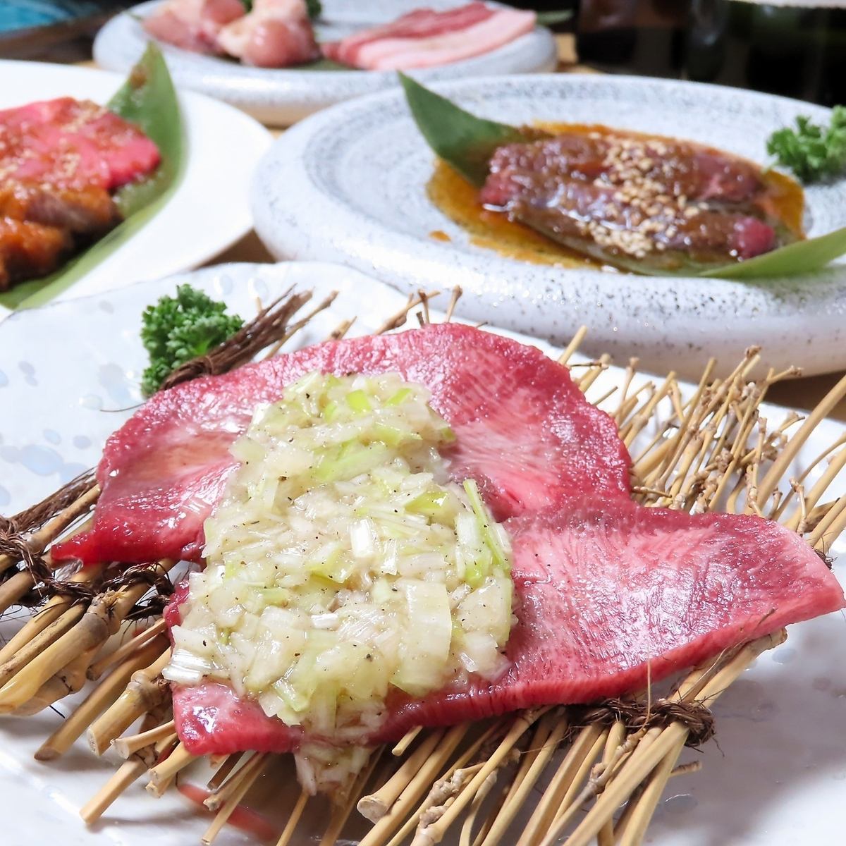 美味しい物を少しずつ…1枚1枚お楽しみいただけるコースをご用意