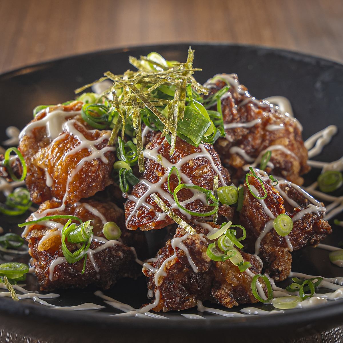 鶏造り盛り合わせ、ピザ、パスタなど7品目のお得なコース