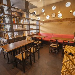 開放感あふれる広々とした店内は、最大30名様までの貸切利用に対応しております。大人数でのご宴会やパーティー、打ち上げなど、シーンに合わせた柔軟なレイアウト変更も可能です。周りを気にせず、仲間内だけで賑やかなひとときを過ごしませんか。ご予算や演出のご相談も承ります。ぜひお気軽にお問い合わせください。