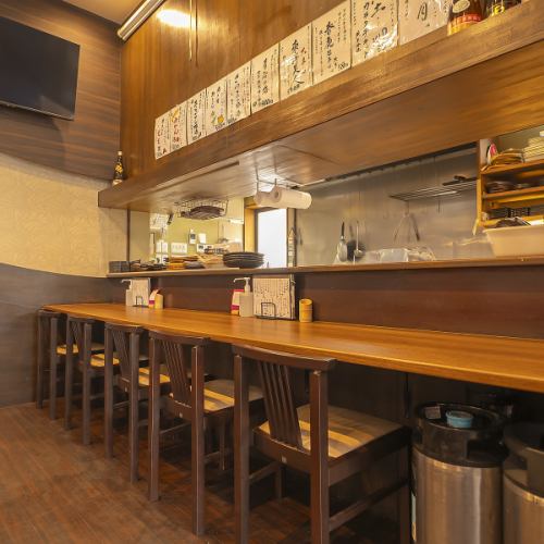 個室・テーブル・カウンター…さまざまなシーンに対応◎