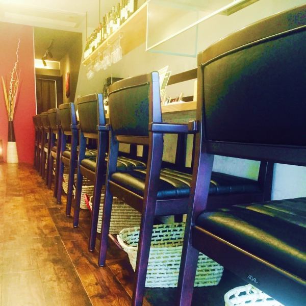 [Fashionable counter] There are 8 spacious and stylish counter seats.Recommended for dates and dining with friends and family.