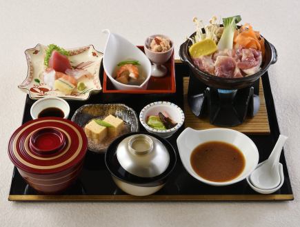 コーチンピリ辛味噌鍋御膳