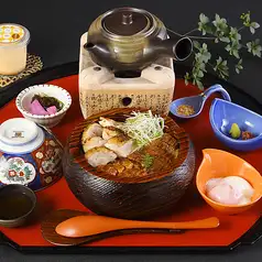 炭火うな鶏まぶし御膳(上)