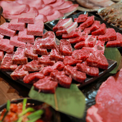 The popular all-you-can-eat buffet is 3,619 yen