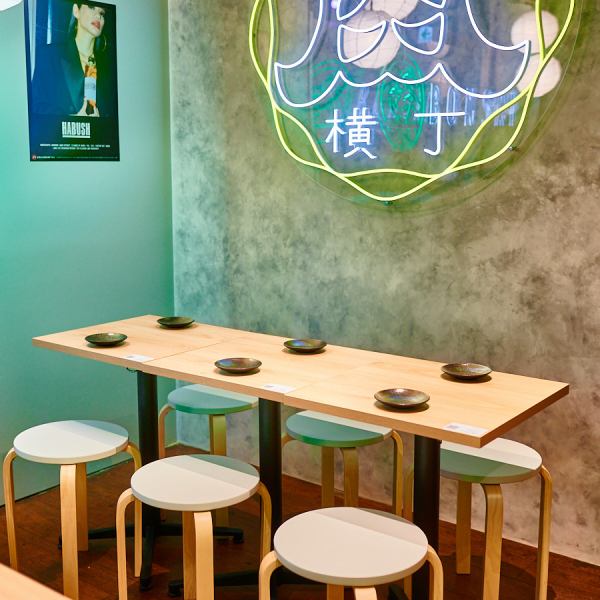 【各種宴会大歓迎】当店は15名～40名規模の少人数での貸切が出来ます！少人数様向けのお席は気の知れた仲間との飲み会、外せない接待など幅広いシーンにご利用いただいております！宴会場は大人気のため早めのご予約がオススメです！