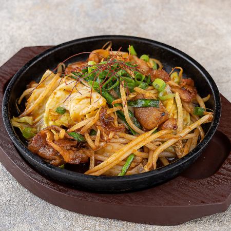 Stir-fried pork kimchi on iron plate