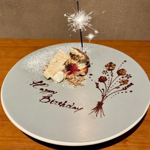 女子会、誕生日、記念日などにも最適！事前予約でメッセージ付きデザートプレートもご用意可能です★