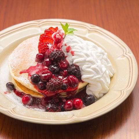 Berry berry pancake