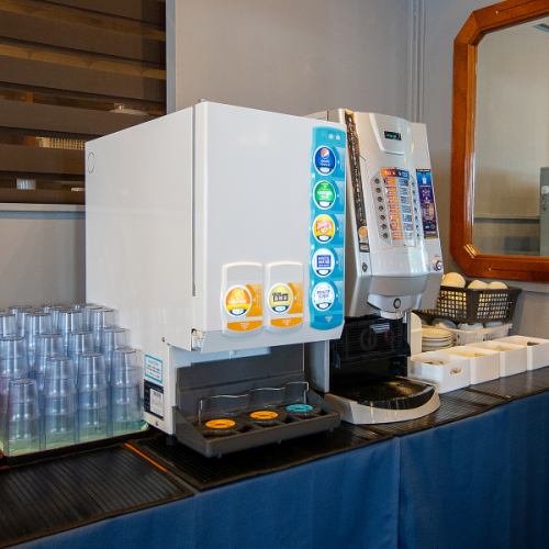 土日も♪ランチタイムはドリンクバー無料！