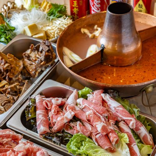 10時間以上じっくりと炊き上げた極上の「牛骨スープ」