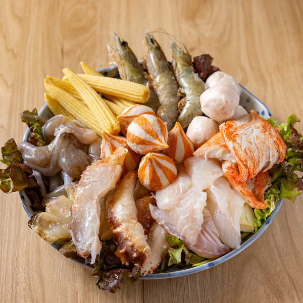 各コース料理は＋1,000円(税込)で麻辣湯の具材選び放題に！