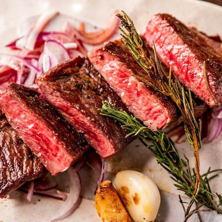 厳選された国産肉のみを使用!肉居酒屋の逸品を是非ご堪能下さい