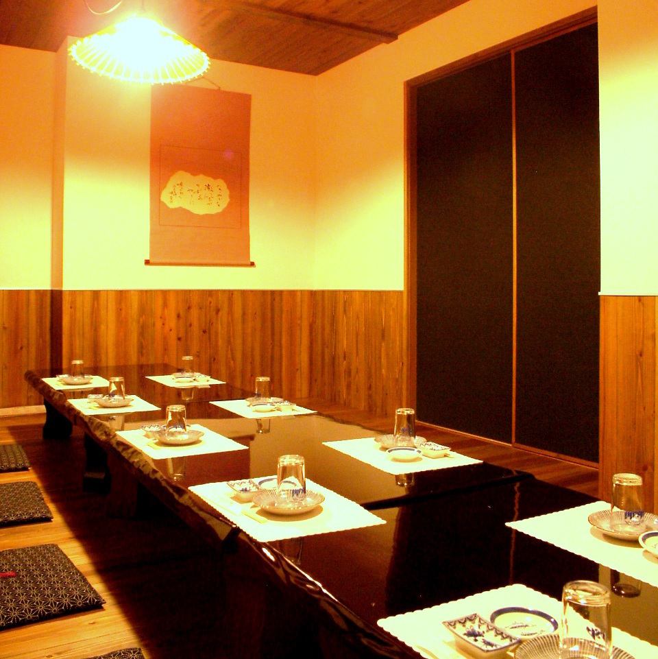 今晚享用海鮮吧！完全私人的私人房間，充滿輕鬆的日式風格，可容納最多50人的小團體。