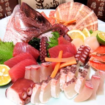 Assortment of six kinds of omakase sashimi