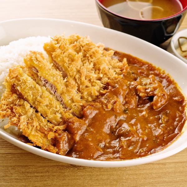 ランチタイムは昼限定居酒屋ランチあります！