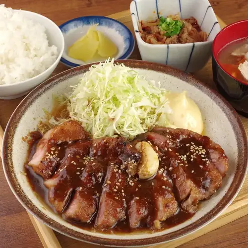 There are three types of "Pork Steak Set Meals" available only at lunchtime!