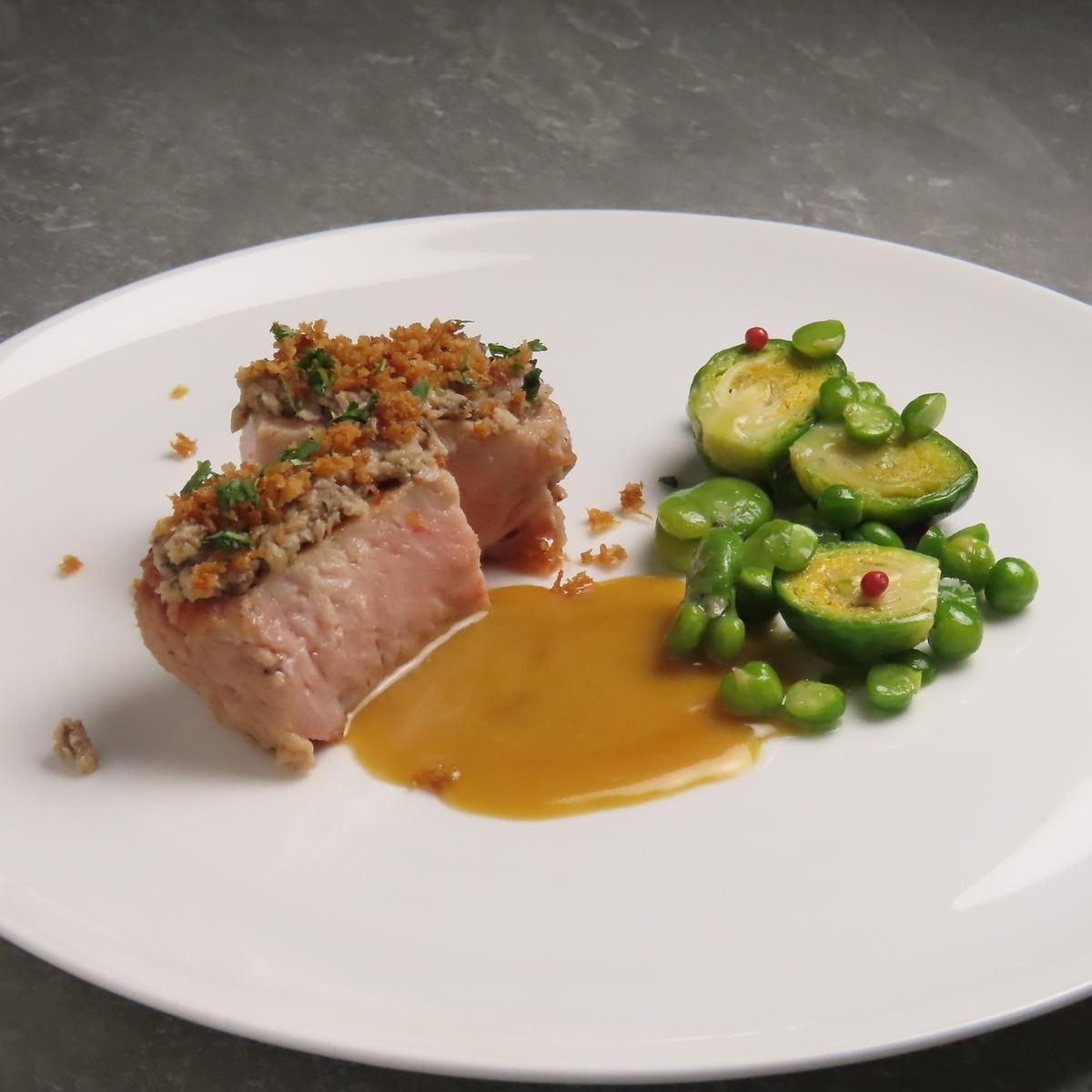 創作フレンチを楽しめます！ランチ、ディナーお待ちしております