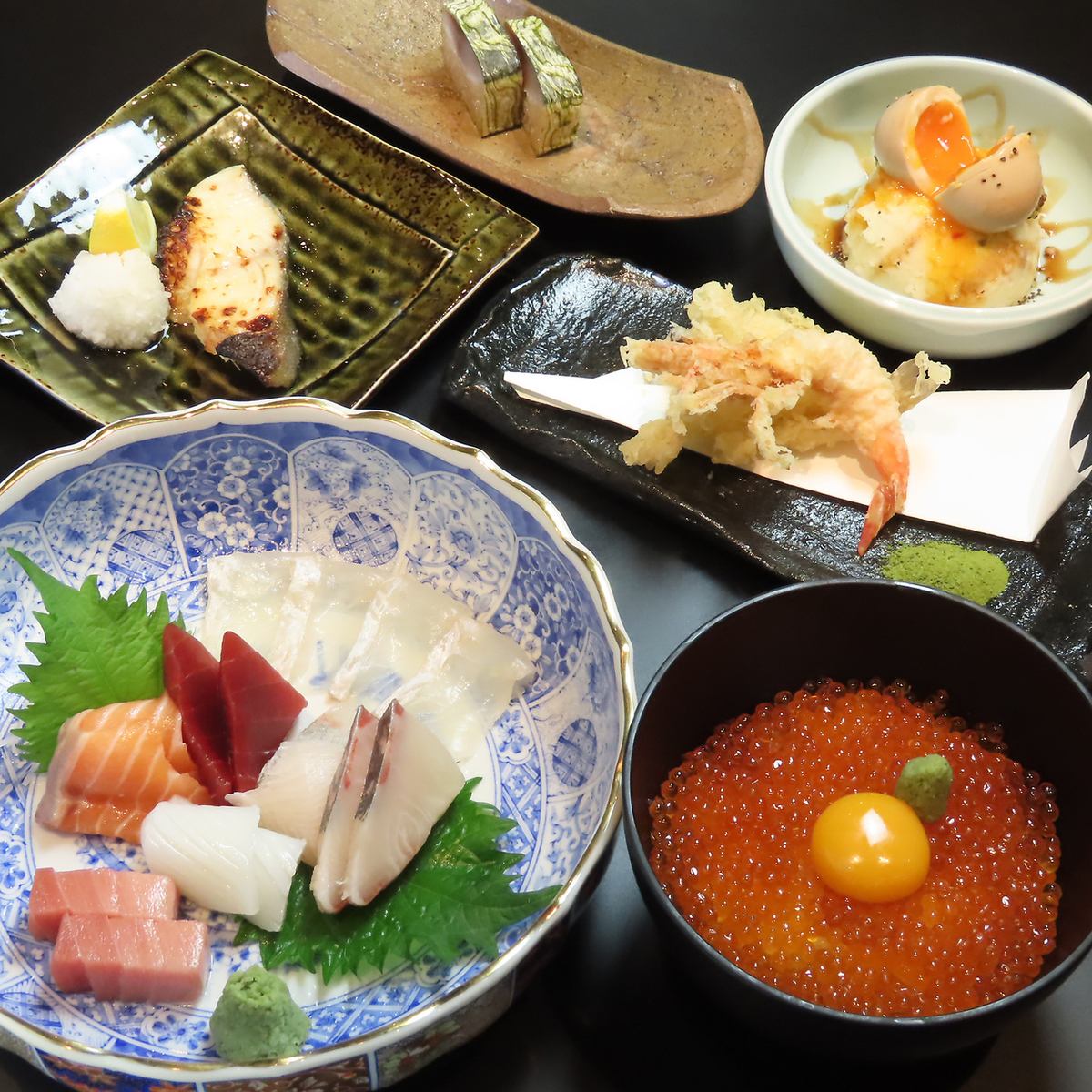 東京の中心でモダンで居心地が良く、産地直送の魚介とお酒が楽しめる店舗