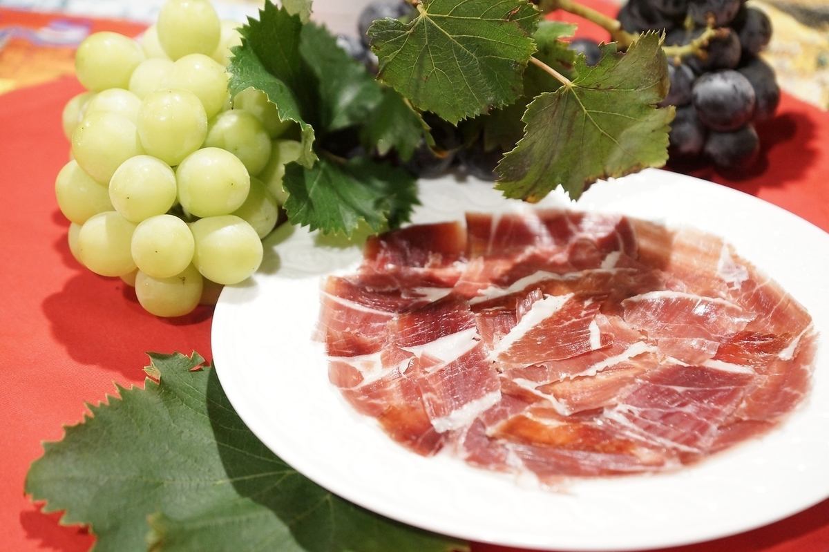 Enjoy Iberian's finest Bejota prosciutto to your heart's content