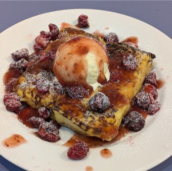 ミックスベリーのフレンチトースト