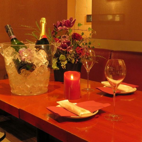 【誕生日・記念日・デート・女子会等にもご利用ください】プライベートシーンでもご利用ください♪メッセージ付プレートをお付けさせていただきます♪肉料理・パスタ・新鮮な野菜等こだわりの料理と種類豊富なワインでお楽しみいただけます。ご予算に合わせたコースもＯＫです。国分町すぐの好立地で帰りも安心!!