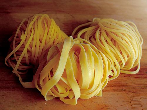 創業110年。淡路麺業の生パスタを使用!