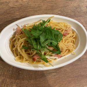 大盛パスタ　ペペロンチーノ+ミニサラダ付き