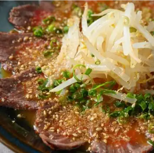 鍋前に大人気！さっぱりおいしい『近江牛タタキ胡麻ポン酢』