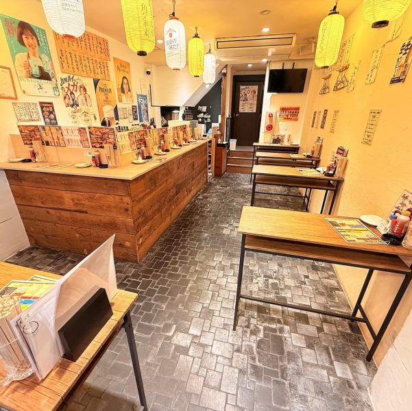 当店の1階は立ち飲み席!お仕事帰りのサク飲みやご友人との気軽な飲み会大歓迎!立ち飲み席は飲み放題100円OFF!詳細は店舗までお問合せください!