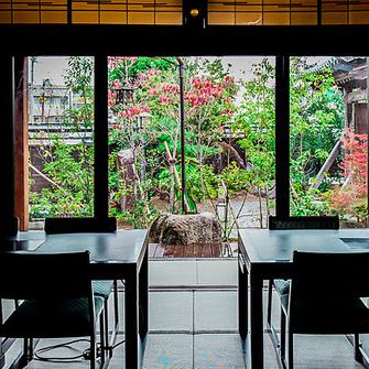 落ち着いた大人の隠れ家