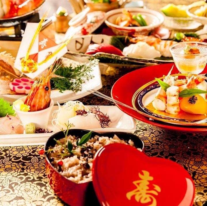 和の雰囲気の中で旬の食材を使ったお料理をお楽しみください。