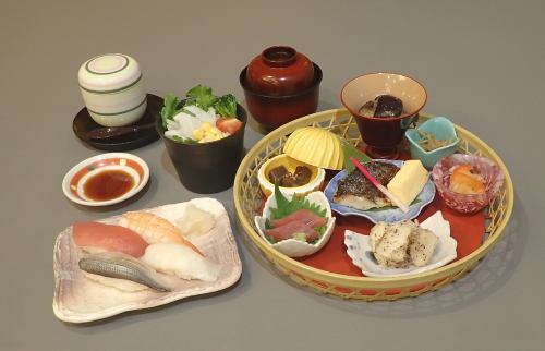 平日限定のランチメニューも取り揃えています