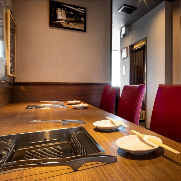 [Recommended for a reward of yakiniku] We have various types of seats available to accommodate various occasions, such as for dates or meals with friends! Of course, we also welcome solo customers! Please enjoy the blissful time of leisurely savoring the finest meat by yourself!