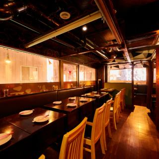 [Semi-private room] Private room for 30 people. Available in table, sofa and tatami room types.(Private rooms available for 2-90 people.Please feel free to contact us regarding the number of people, budget, time, etc. Enjoy our specialty shabu-shabu in a private room.