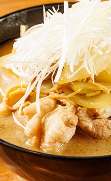 心温まる家庭料理を肴に乾杯♪名物「肉豆腐」は必食の逸品です。