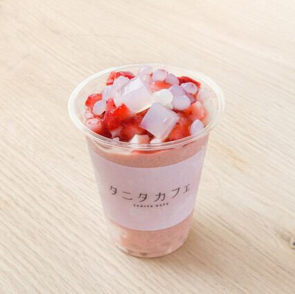 【新食感の噛むスムージー】フローズンフルーツがたっぷり乗った苺のカムージーで美味しく健康に♪