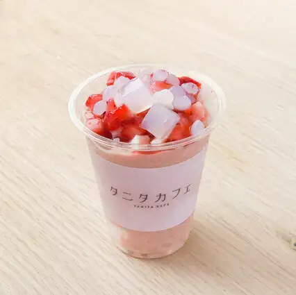 【新食感の噛むスムージー】フローズンフルーツがたっぷり乗った苺のカムージーで美味しく健康に♪