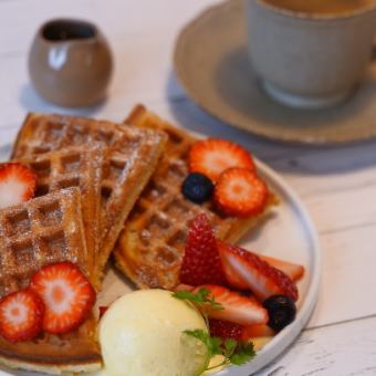 【カフェタイム限定】 お好きなデザート＋選べるドリンク《デザートセット》