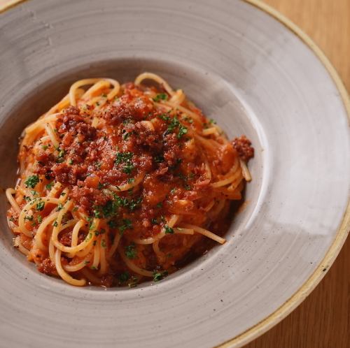シンプルな有機トマトソースのポモドーロ 生パスタ タリオリーニ