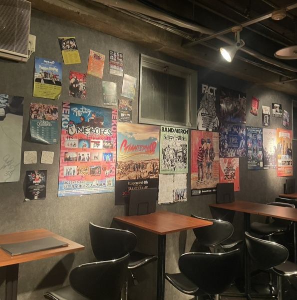 テーブル席×6席