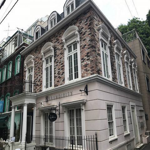 步行即可到达著名的赏樱胜地新宿御苑。周末及节假日下午4点开始营业。优惠多多。