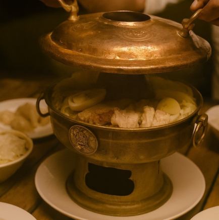 【全8品 3時間食べ飲み放題 鍋宴会コース 5000円 → 3980円】ネパールの伝統料理を日本で体験!