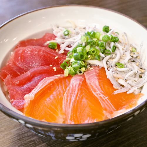 まぐろサーモン丼